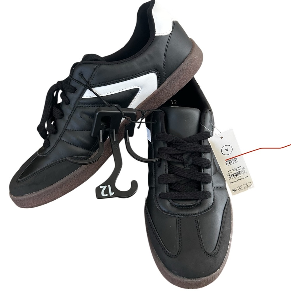 No Boundaries Black and White Men’s Sneakers NWT